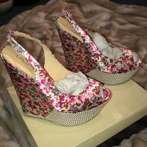 Satin like flower wedges
